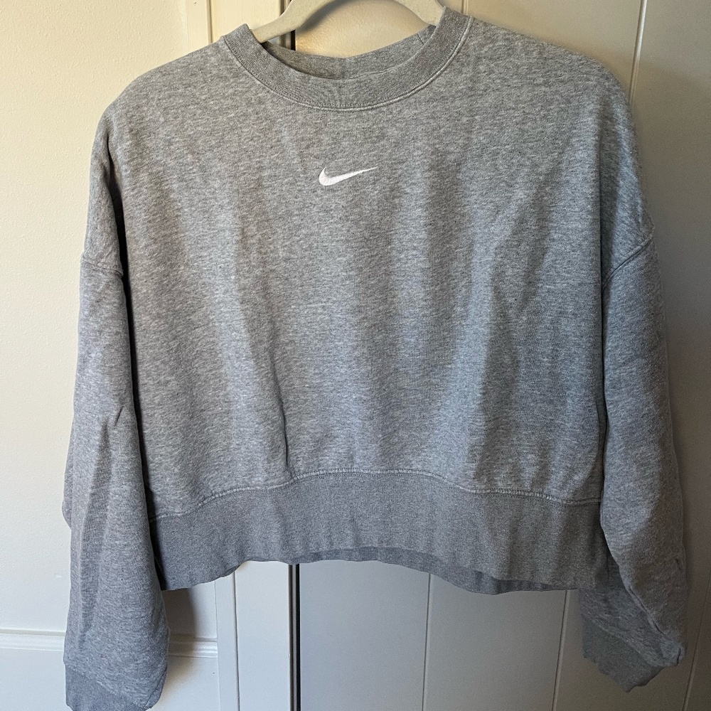 nike crewneck